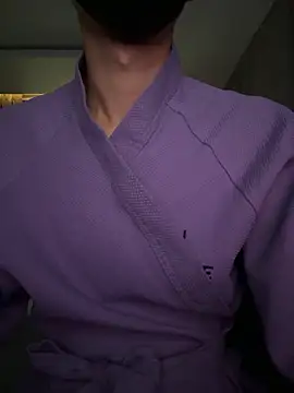 hello038038 online show from November 1, 2025, 12:29 pm