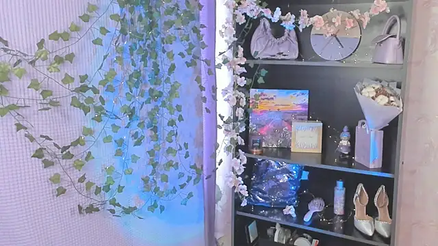 Snapshot of MelissaMillton chatting on March 6, 2025, 5:03 am MelissaMillton online show from March 6, 2025, 5:03 am