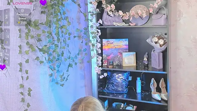 Snapshot of MelissaMillton chatting on March 11, 2025, 11:55 am MelissaMillton online show from March 11, 2025, 11:55 am