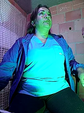 isis milove online show from March 14, 2026, 5:29 pm