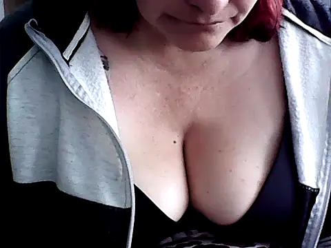 BiancaSteel online show from November 13, 2025, 1:10 pm