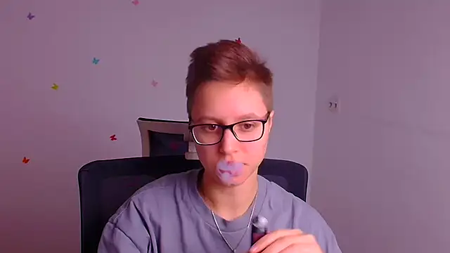 Bella Swannn online show from March 18, 2025, 9:43 pm