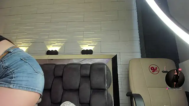 jade heartt online show from December 22, 2025, 7:44 pm