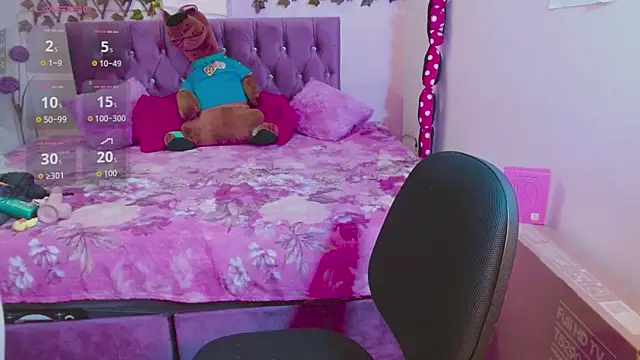 Anny  cute online show from October 21, 2025, 8:09 pm