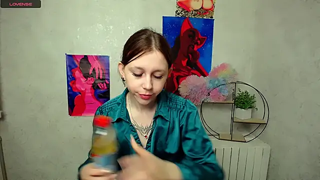 Snapshot of _MiraGold_ chatting on December 2, 2025, 7:47 am MiraGold online show from December 2, 2025, 7:47 am