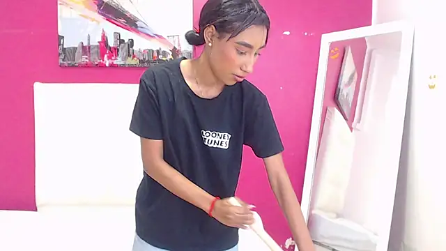 Snapshot of tiny_sarah1 chatting on March 12, 2025, 3:02 am tiny sarah1 online show from March 12, 2025, 3:02 am