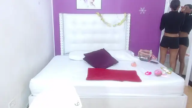 Snapshot of tiny_sarah1 chatting on March 18, 2025, 8:59 pm tiny sarah1 online show from March 18, 2025, 8:59 pm