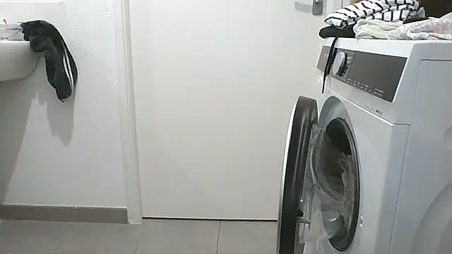 Snapshot of Valentinette chatting on February 23, 2026, 6:44 am Valentinette online show from February 23, 2026, 6:44 am