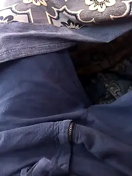 Snapshot of Tn_localboy69 chatting on March 15, 2025, 5:52 am Tn localboy69 online show from March 15, 2025, 5:52 am