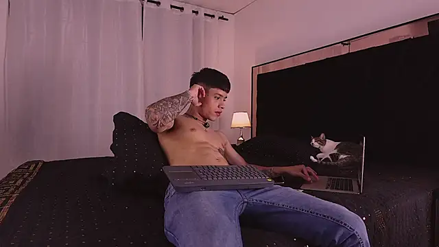 Snapshot of ErosKhaos chatting on October 8, 2025, 12:08 am ErosKhaos online show from October 8, 2025, 12:08 am