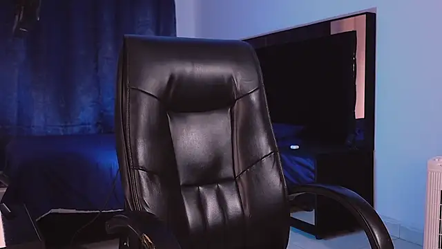 Snapshot of ErosKhaos chatting on November 19, 2025, 7:58 pm ErosKhaos online show from November 19, 2025, 7:58 pm