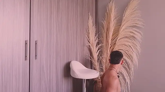 Snapshot of ErosKhaos chatting on January 14, 2026, 4:01 pm ErosKhaos online show from January 14, 2026, 4:01 pm