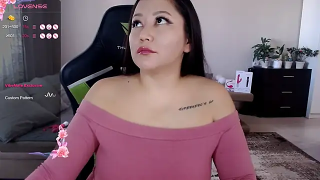 LisaAsianFlower online show from September 18, 2025, 3:41 am