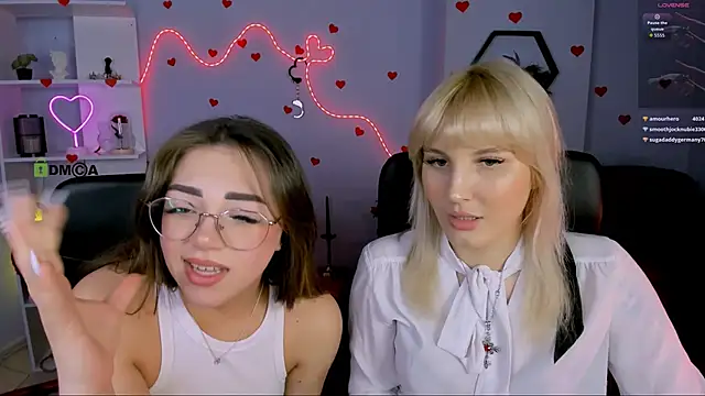 Snapshot of kiki_swan chatting on April 15, 2026, 8:20 pm kiki swan online show from April 15, 2026, 8:20 pm