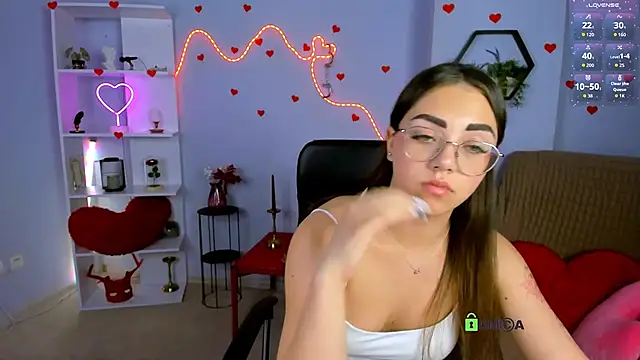 kiki swan online show from June 11, 2026, 2:53 am
