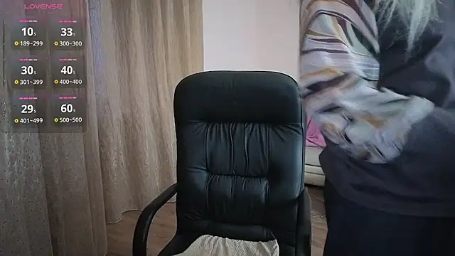 Wane Witch online show from November 7, 2025, 1:33 pm