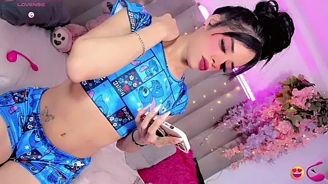 Nina Keyli online show from May 14, 2026, 7:20 pm