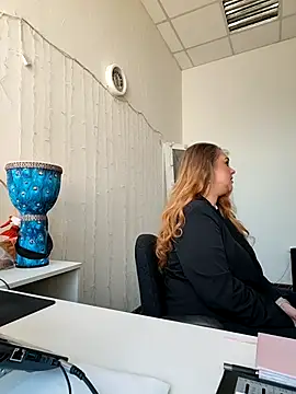 Juicy PeachLux online show from March 15, 2026, 7:14 am