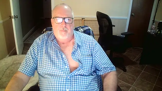 superbearboss online show from October 29, 2025, 1:57 pm