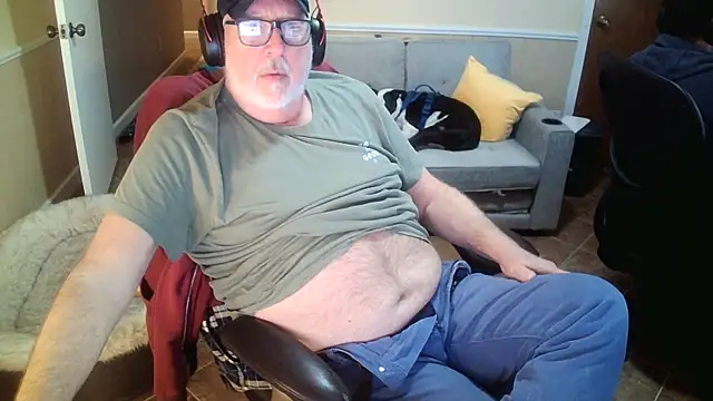 superbearboss online show from December 17, 2025, 6:25 pm