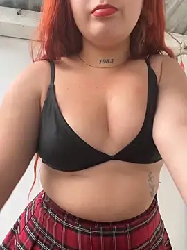 Snapshot of Karina_Leon chatting on January 31, 2026, 7:11 pm Karina Leon online show from January 31, 2026, 7:11 pm