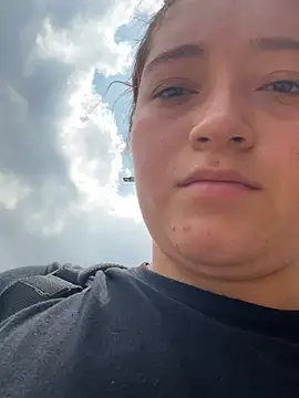 Snapshot of Karina_Leon chatting on February 6, 2026, 4:21 pm Karina Leon online show from February 6, 2026, 4:21 pm