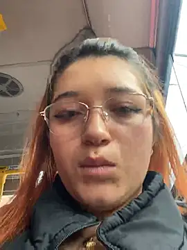 Snapshot of Karina_Leon chatting on April 29, 2026, 7:31 pm Karina Leon online show from April 29, 2026, 7:31 pm