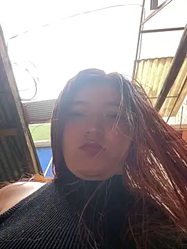 Snapshot of Karina_Leon chatting on May 7, 2026, 6:35 pm Karina Leon online show from May 7, 2026, 6:35 pm