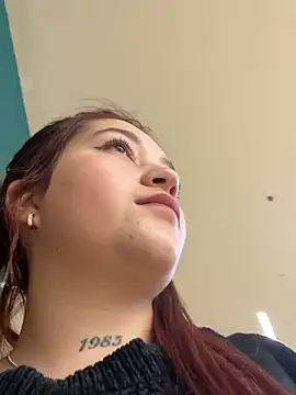 Snapshot of Karina_Leon chatting on May 9, 2026, 7:08 pm Karina Leon online show from May 9, 2026, 7:08 pm