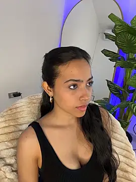 Snapshot of _Emily_Thompson_ chatting on June 19, 2026, 2:05 am Emily Thompson online show from June 19, 2026, 2:05 am