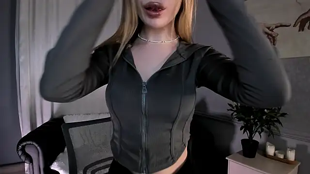 Snapshot of Heydoraa_ chatting on March 6, 2025, 1:27 am Heydoraa online show from March 6, 2025, 1:27 am