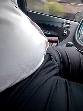 Snapshot of dam-her-boy chatting on October 21, 2025, 2:45 am dam-her-boy online show from October 21, 2025, 2:45 am