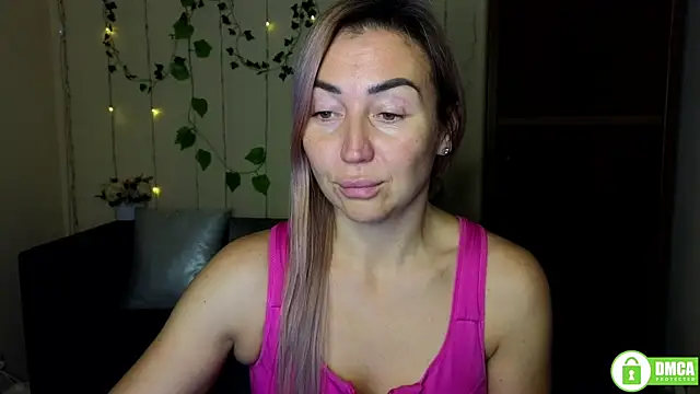 Kiss julli88I online show from November 17, 2025, 6:24 pm