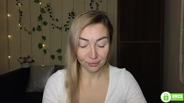 Snapshot of Kiss_julli88I chatting on January 5, 2026, 6:33 pm Kiss julli88I online show from January 5, 2026, 6:33 pm