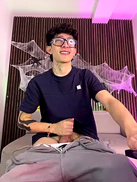 troy rouge online show from October 17, 2025, 7:16 pm