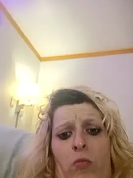 Snapshot of KITTYBOOBOOFUXX chatting on October 31, 2025, 1:50 am KITTYBOOBOOFUXX online show from October 31, 2025, 1:50 am