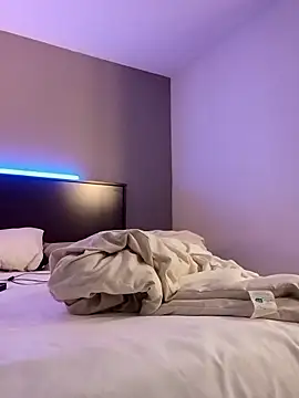 KITTYBOOBOOFUXX online show from November 7, 2025, 4:23 am