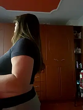 Luna-nevada online show from January 18, 2026, 2:21 pm