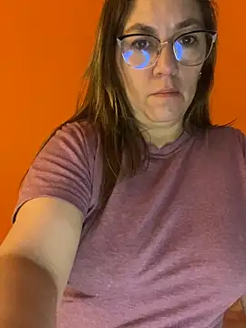 Luna-nevada online show from April 6, 2026, 4:46 am