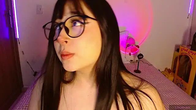 Oliviargf online show from April 14, 2026, 12:27 am