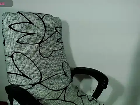 Hannah Kiim online show from November 5, 2025, 10:10 pm