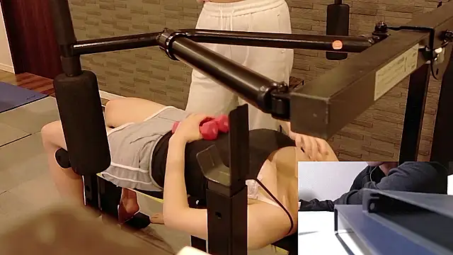 Snapshot of Stretch-man chatting on November 12, 2025, 8:04 am Stretch-man online show from November 12, 2025, 8:04 am