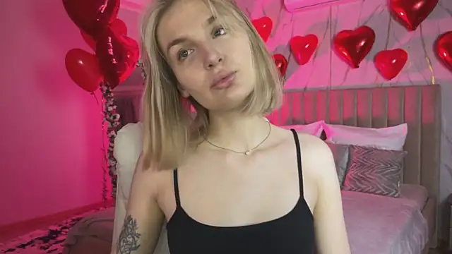  Vikky Moon  online show from February 17, 2026, 12:40 am