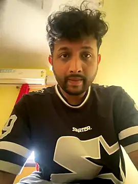 Snapshot of MIRTHICK2002 chatting on October 25, 2025, 5:37 am MIRTHICK2002 online show from October 25, 2025, 5:37 am