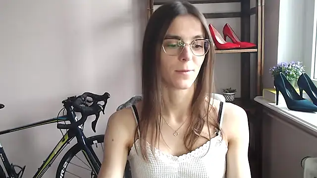 love megi online show from February 9, 2026, 2:32 pm