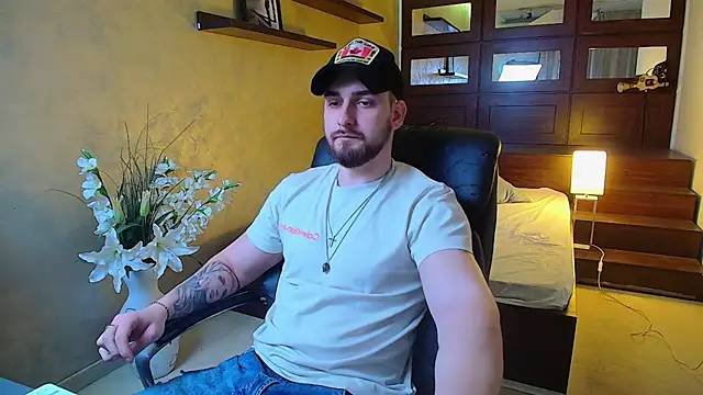 Snapshot of MatiasDean chatting on March 13, 2025, 5:33 am MatiasDean online show from March 13, 2025, 5:33 am