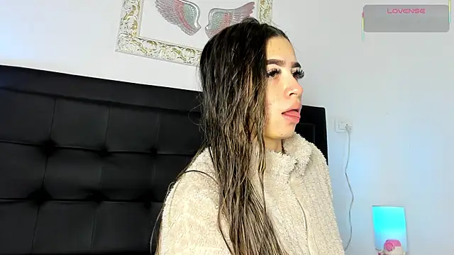 Lola Blondie online show from September 29, 2025, 12:10 pm