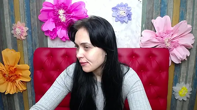 IziPaterson online show from October 3, 2025, 5:04 am
