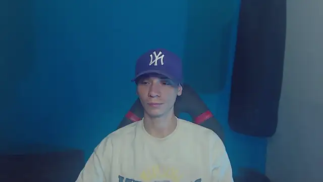 Snapshot of Burperking420_ chatting on March 17, 2025, 12:41 am Burperking420 online show from March 17, 2025, 12:41 am