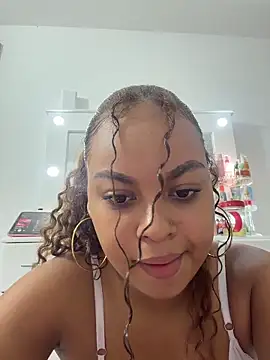 AlesiaCooper online show from April 19, 2026, 4:23 am